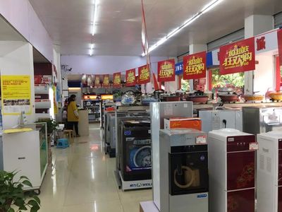 大批恭城人涌向24米街搶購家電，是沖動消費還是明智之選？